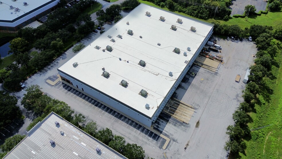 9900 18th St N, Saint Petersburg, FL for lease - Building Photo - Image 3 of 7