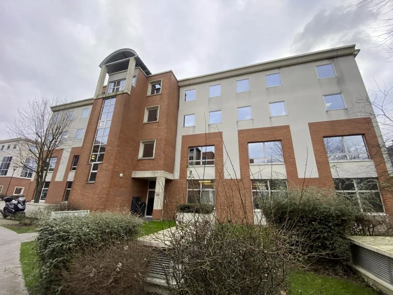 Office in Chevilly-Larue for lease - Primary Photo - Image 1 of 2