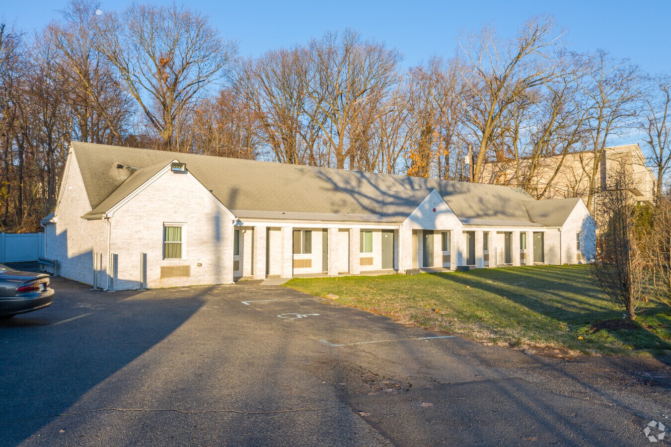 425 NJ17, Ramsey, NJ 07446