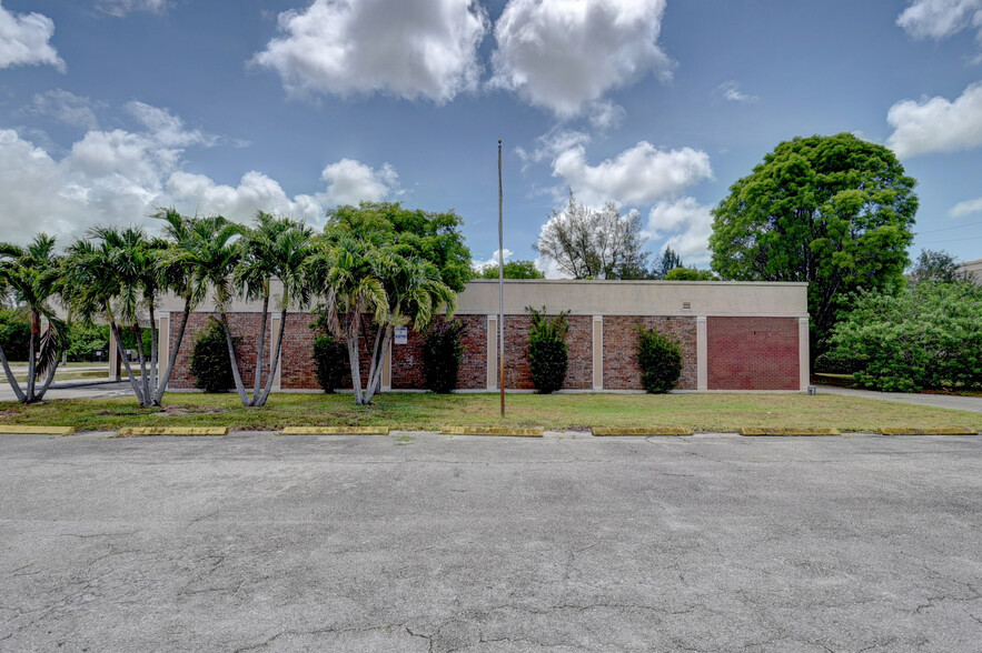 3772 S Military Trl, Lake Worth, FL for lease - Building Photo - Image 3 of 9