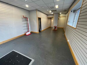 42 Merrial St, Newcastle Under Lyme for lease Interior Photo- Image 2 of 10