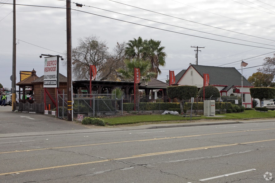 4560 Auburn Blvd, Sacramento, CA for lease - Building Photo - Image 2 of 2