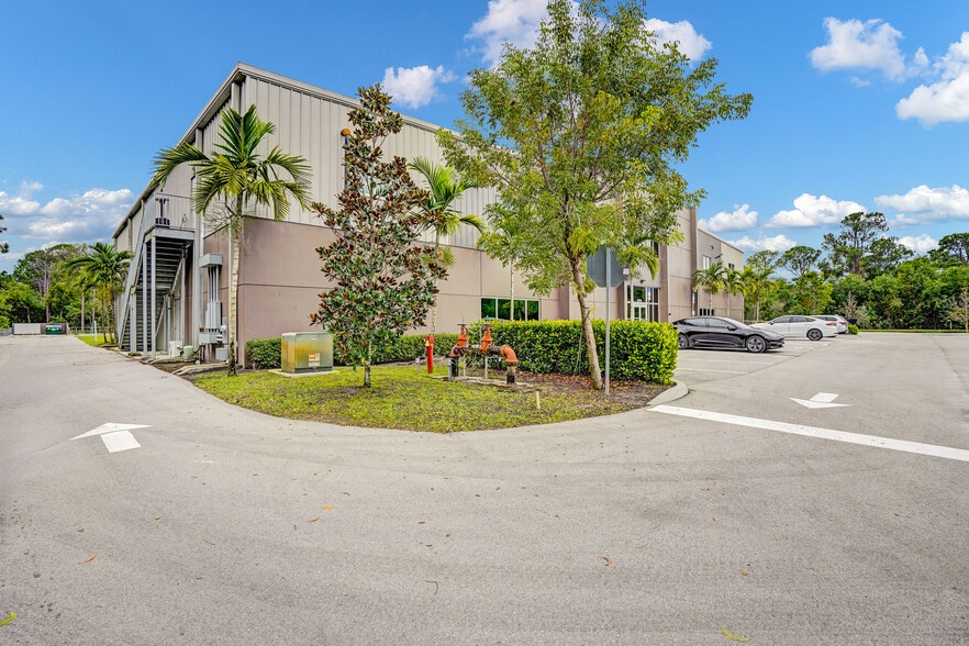 4774 S Jenkins Rd, Fort Pierce, FL for sale - Building Photo - Image 3 of 45