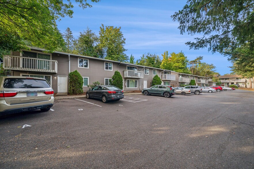 5636-5648 SW Beaverton Hillsdale Hwy, Portland, OR for sale - Building Photo - Image 1 of 10