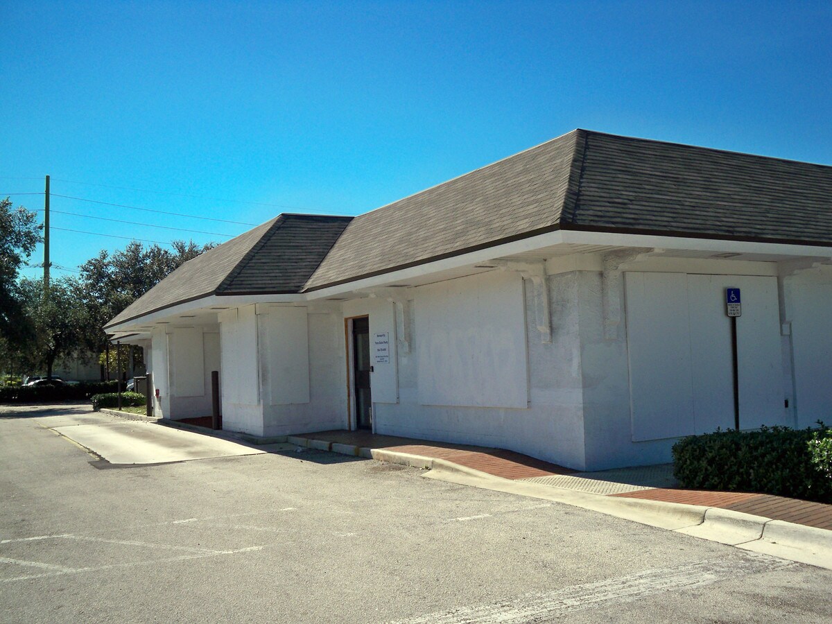 4701 S State Road 7, Davie, FL 33314 | LoopNet.com