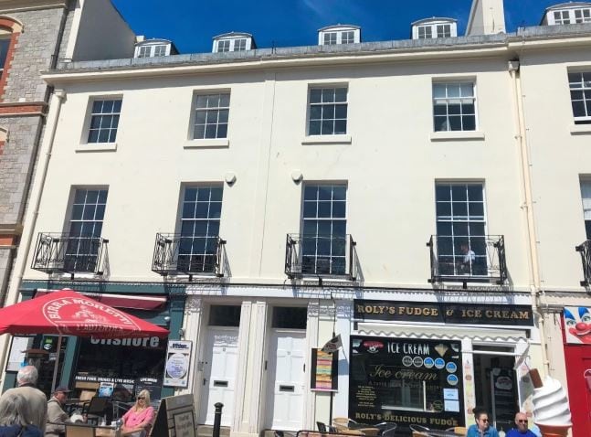 11-12 Vaughan Parade, Torquay for sale - Primary Photo - Image 1 of 1