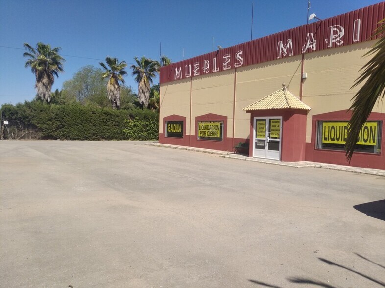 Industrial in Herrera for lease - Building Photo - Image 1 of 2