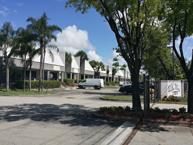 3911 SW 47th Ave, Davie, FL for sale - Building Photo - Image 1 of 1