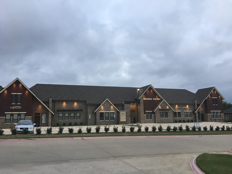 4315 Windsor Centre Trl, Flower Mound, TX for sale - Building Photo - Image 1 of 1