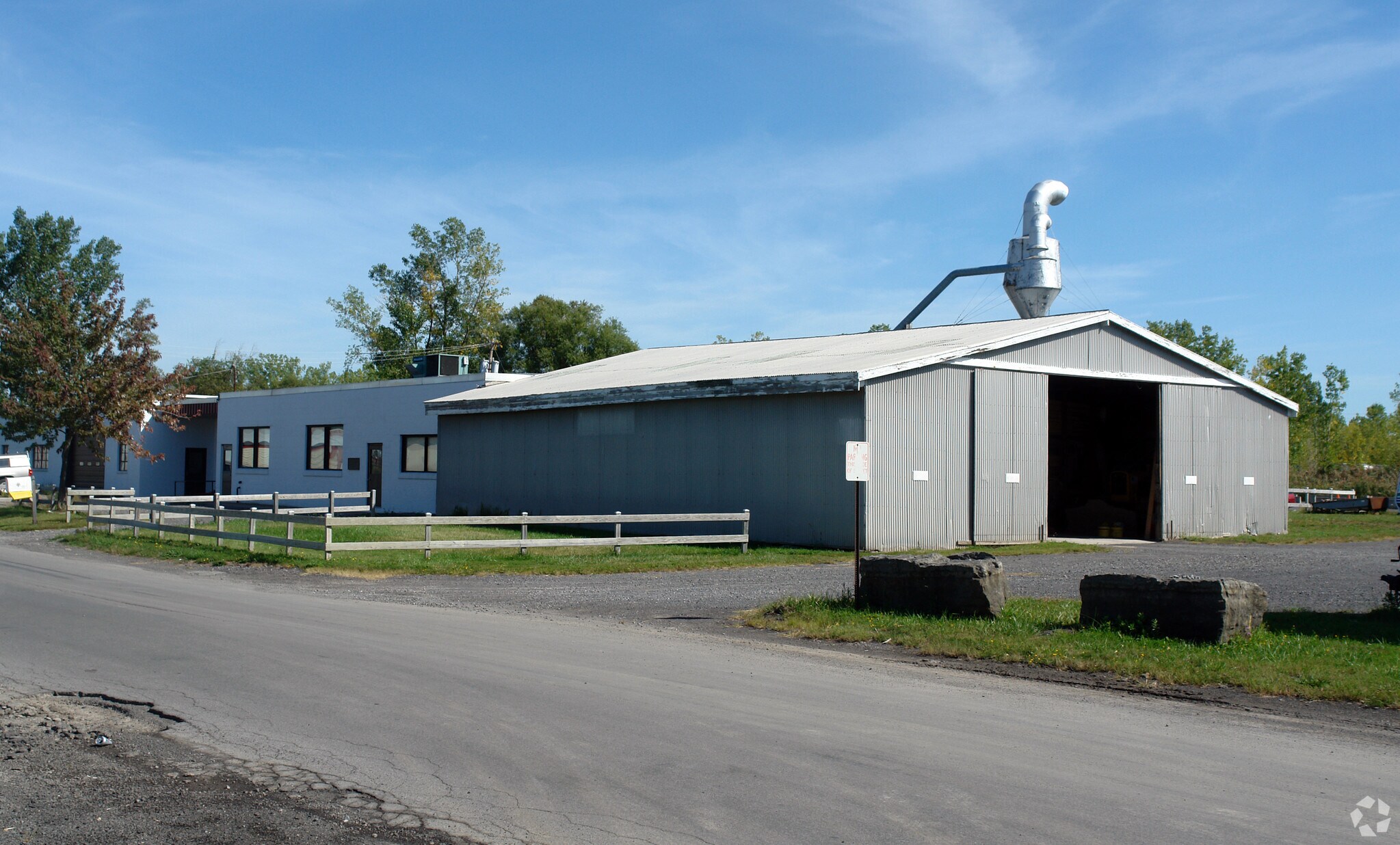 6037 Galster Rd, East Syracuse, NY for sale Primary Photo- Image 1 of 1