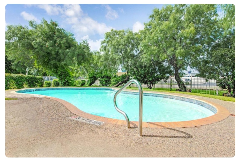 5319 Casa Bella, San Antonio, TX for sale - Building Photo - Image 2 of 3