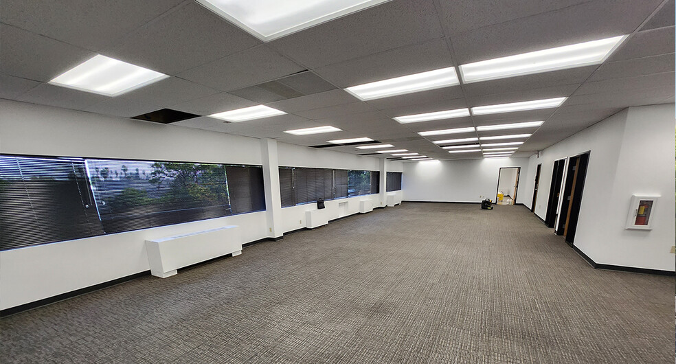 1310 E Shaw Ave, Fresno, CA for lease - Interior Photo - Image 2 of 2