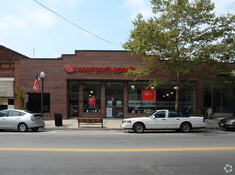 208 E Hartsdale Ave, Hartsdale, NY 10530