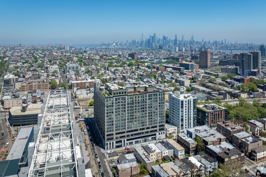 32 Oakland Ave, Jersey City, NJ for lease - Aerial - Image 3 of 4