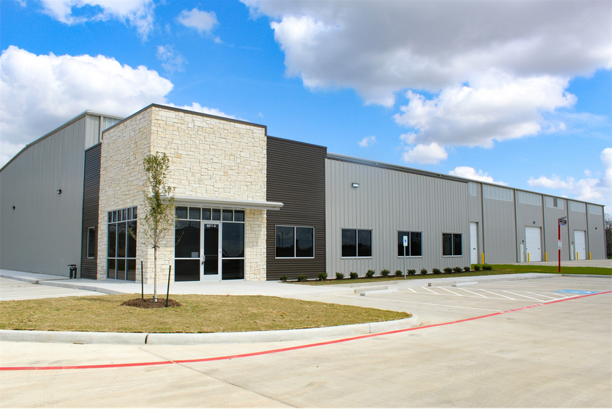 6811 McHard Rd, Houston, TX for lease - Building Photo - Image 2 of 11