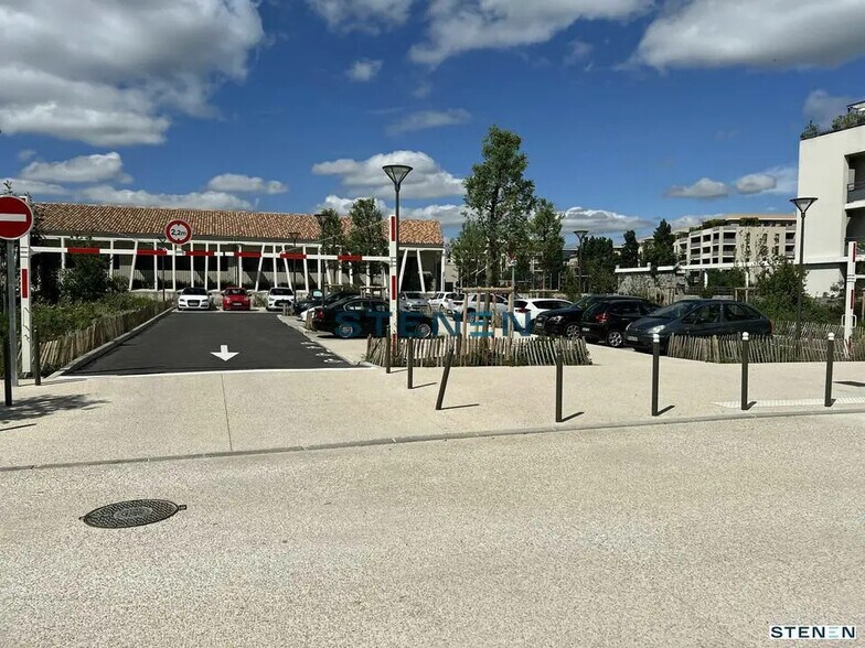 Retail in Aix-en-Provence for sale - Building Photo - Image 3 of 5