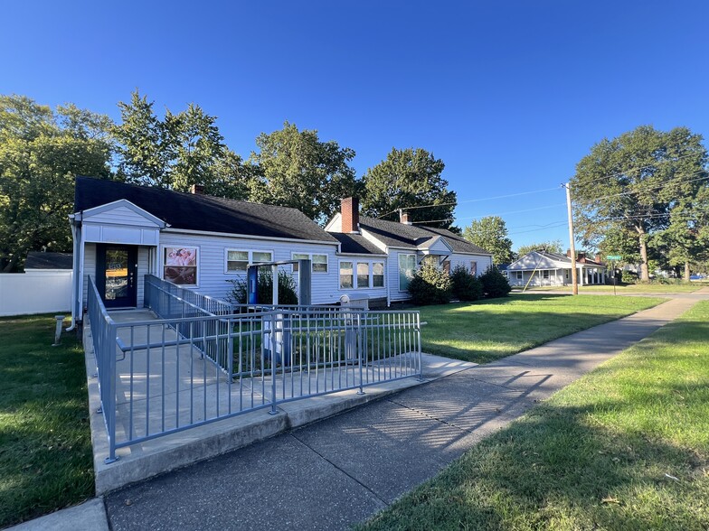 2333 Washington Ave, Evansville, IN for sale - Building Photo - Image 1 of 3