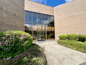 1 Harbison Way, Columbia, SC for lease Building Photo- Image 2 of 4