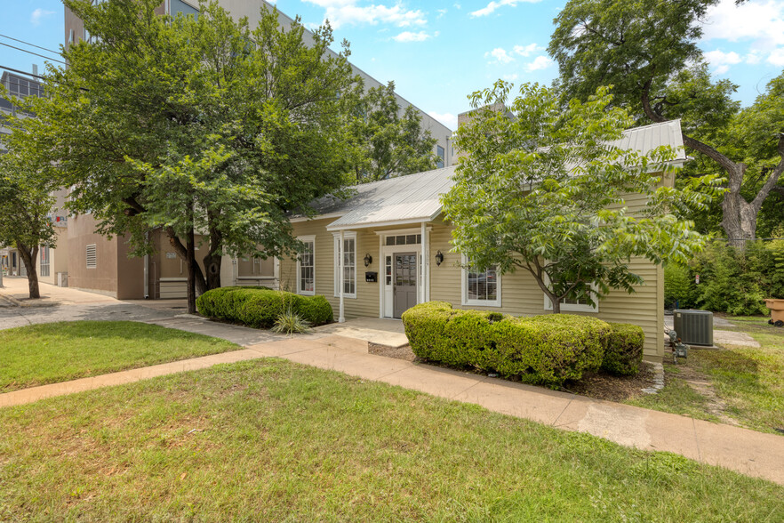 1304 Guadalupe St, Austin, TX for lease - Building Photo - Image 3 of 18