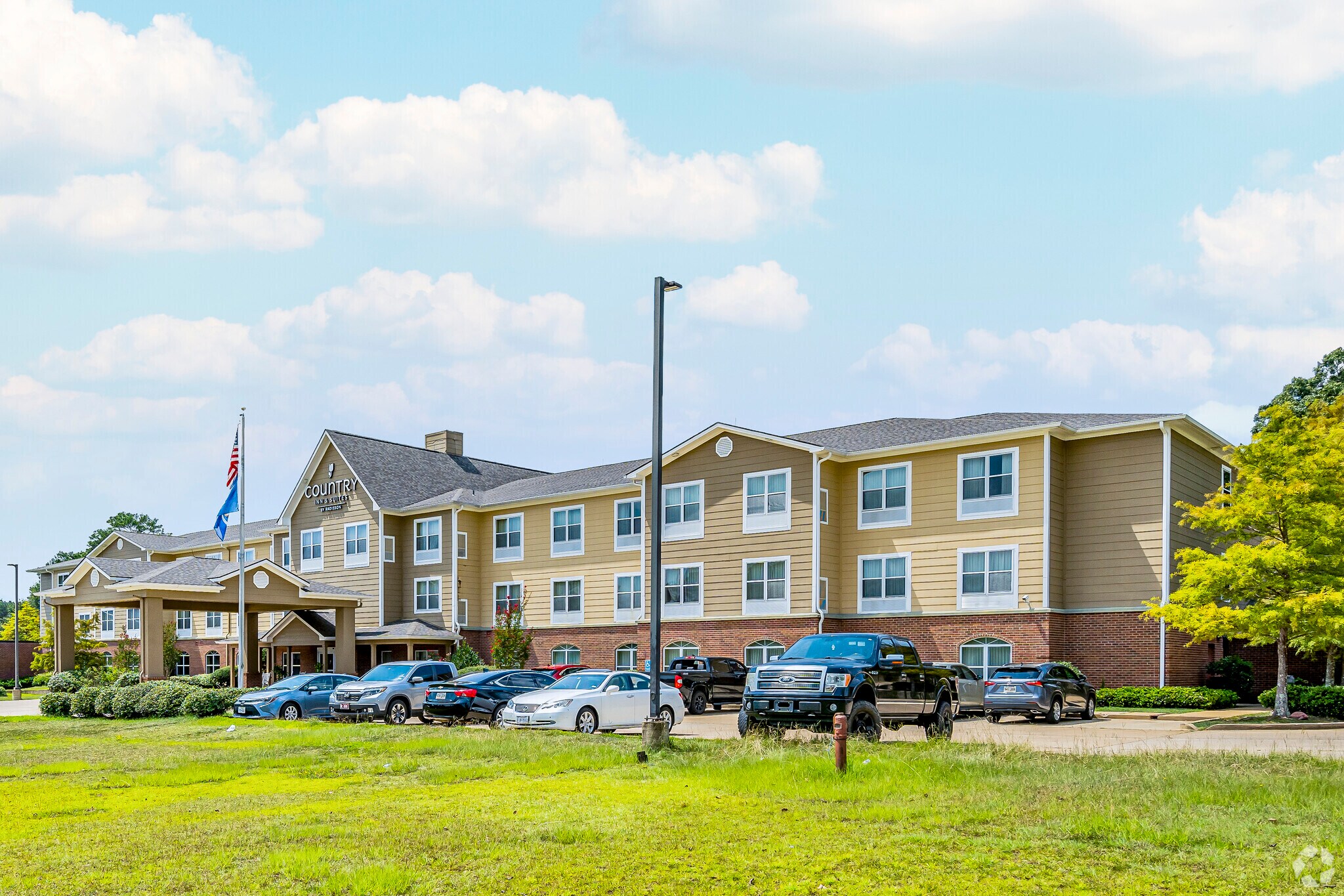 2727 Monroe Hwy 165, Pineville, LA 71360 Country Inn & Suites