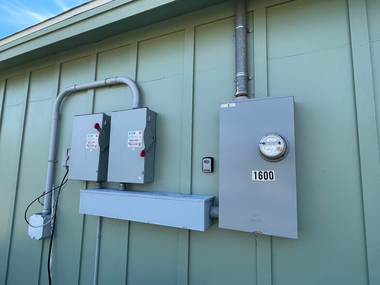 1600 3rd Ave, La Marque, TX for lease - Building Photo - Image 3 of 12