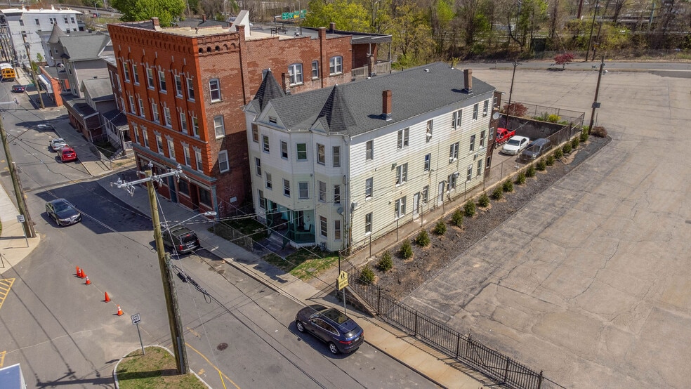 995 Bank St, Waterbury, CT for sale - Building Photo - Image 3 of 6