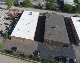 1351 Armour Blvd, Mundelein, IL for lease Interior Photo- Image 2 of 2