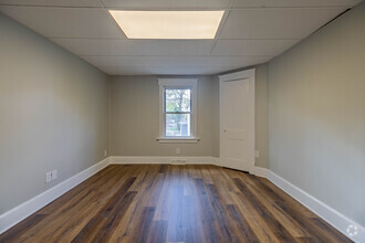 5548 Stewart Ave, Cincinnati, OH for lease Interior Photo- Image 2 of 7