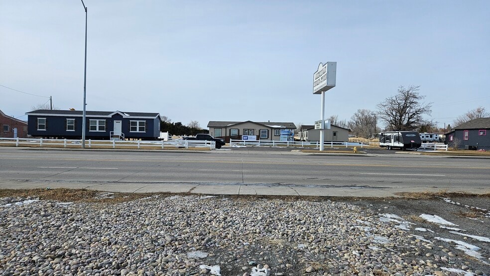 4951 Yellowstone Avenue Ave, Chubbuck, ID for sale - Building Photo - Image 2 of 13