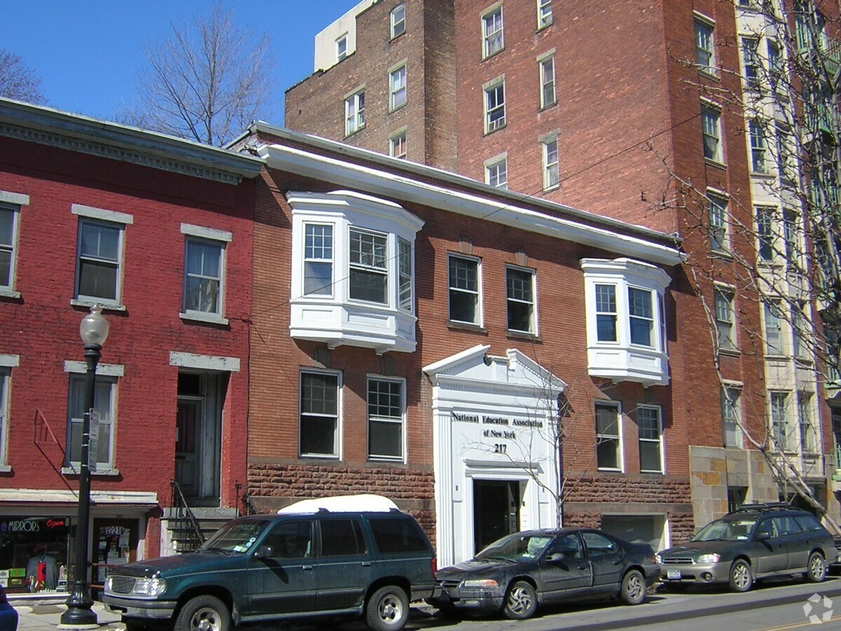217219 Lark St, Albany, NY 12210