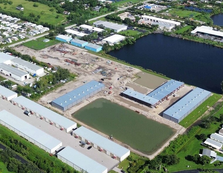 16235 Pine Ridge Rd, Fort Myers, FL for sale - Primary Photo - Image 1 of 16