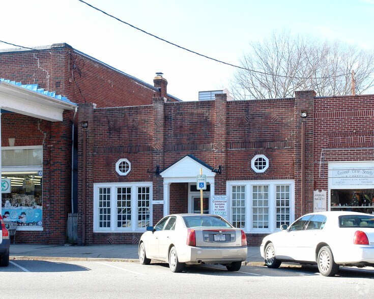 252 Main St, Mathews, VA 23109