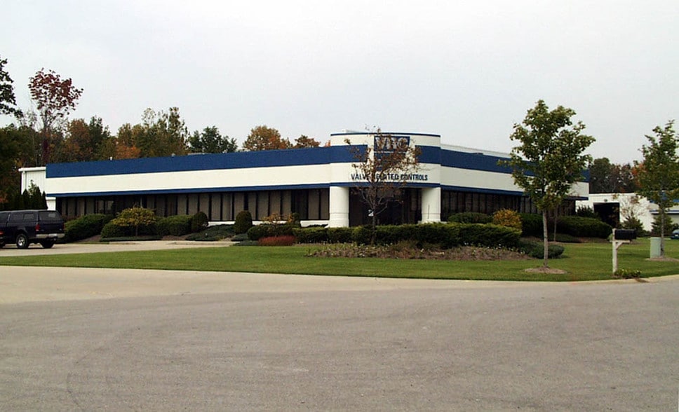 143 Commerce Blvd, Loveland, OH for sale - Building Photo - Image 3 of 4