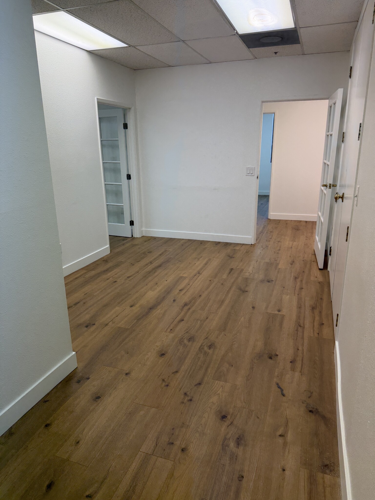 516 Pennsfield Pl, Thousand Oaks, CA for lease Interior Photo- Image 1 of 4
