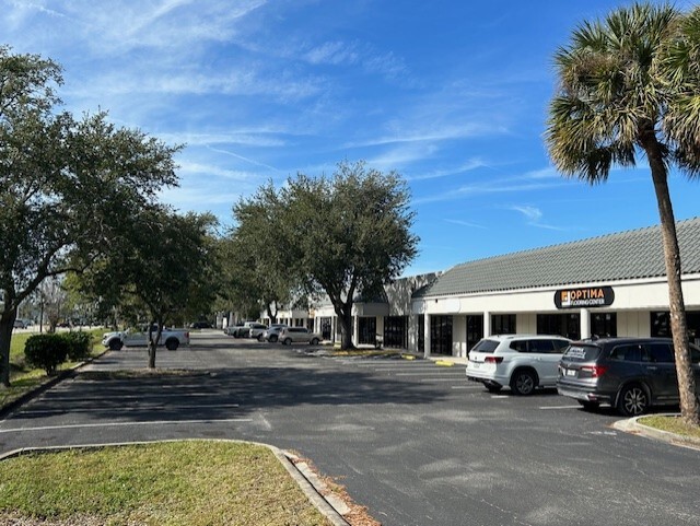 3747 Silver Star Rd, Orlando, FL for lease - Building Photo - Image 1 of 8