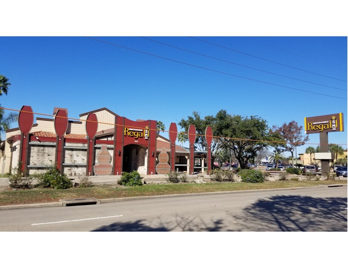 12350 Southwest Fwy, Stafford, TX 77477