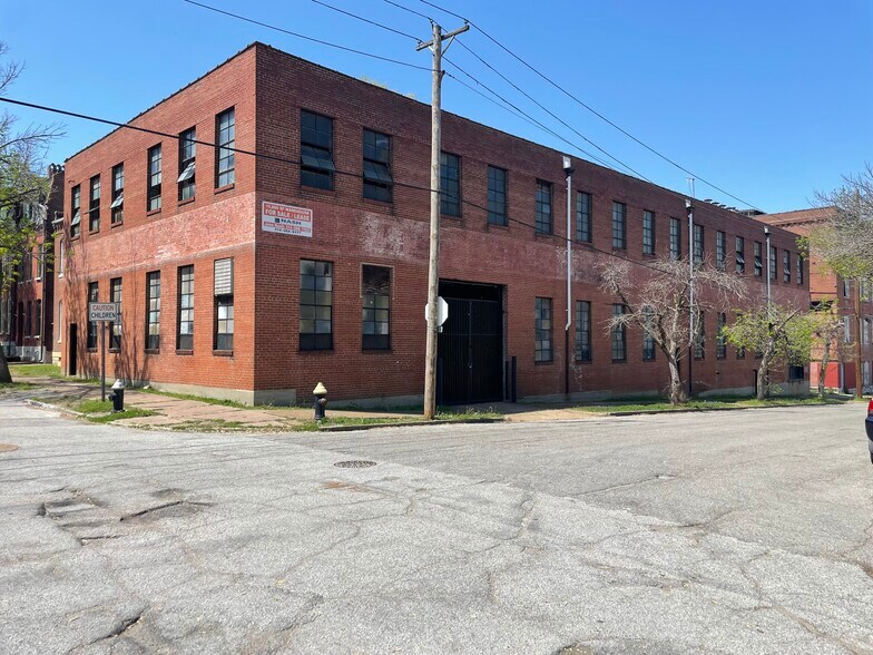 1401 Hebert St, Saint Louis, MO 63107