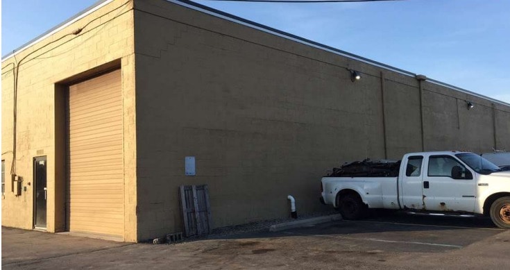 33733-33753 Groesbeck Hwy, Fraser, MI for lease - Building Photo - Image 3 of 5