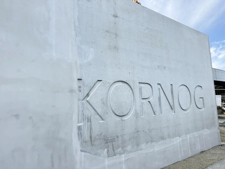 Office in Vannes for lease - Building Photo - Image 2 of 4