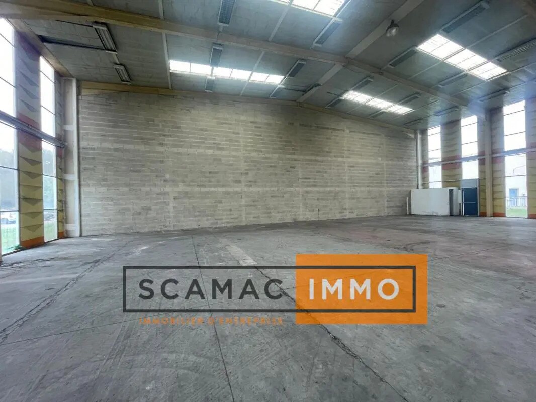 Office in Étampes for lease Interior Photo- Image 1 of 5