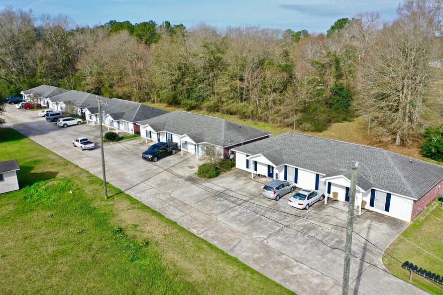 48351 Woodhaven Rd, Tickfaw, LA 70466