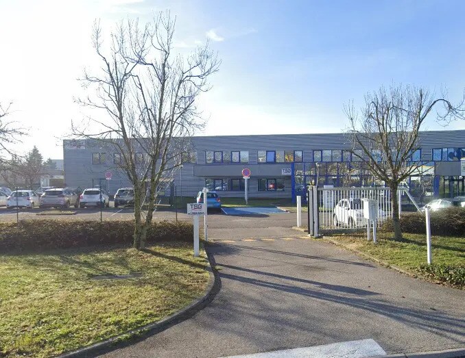 Flex in Saint-Quentin-Fallavier for lease Building Photo- Image 1 of 3