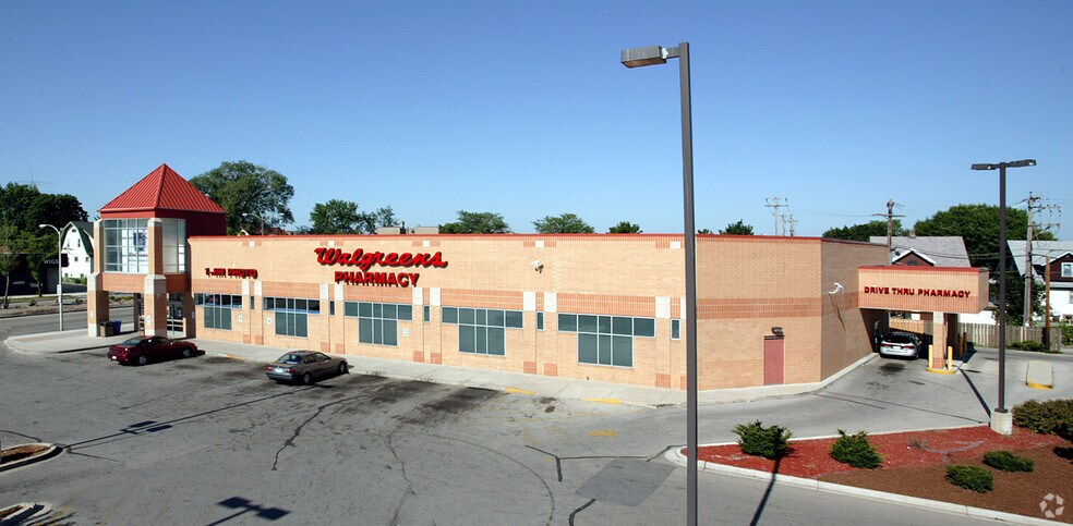 2222 W Capitol Dr, Milwaukee, WI for sale - Building Photo - Image 3 of 12