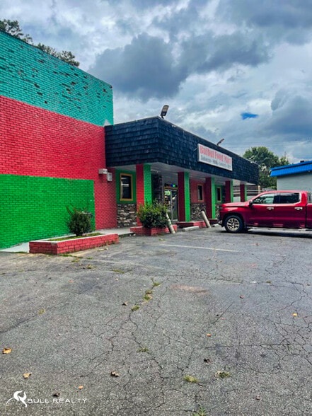 37 Lynhurst Dr, Atlanta, GA for sale - Building Photo - Image 3 of 6