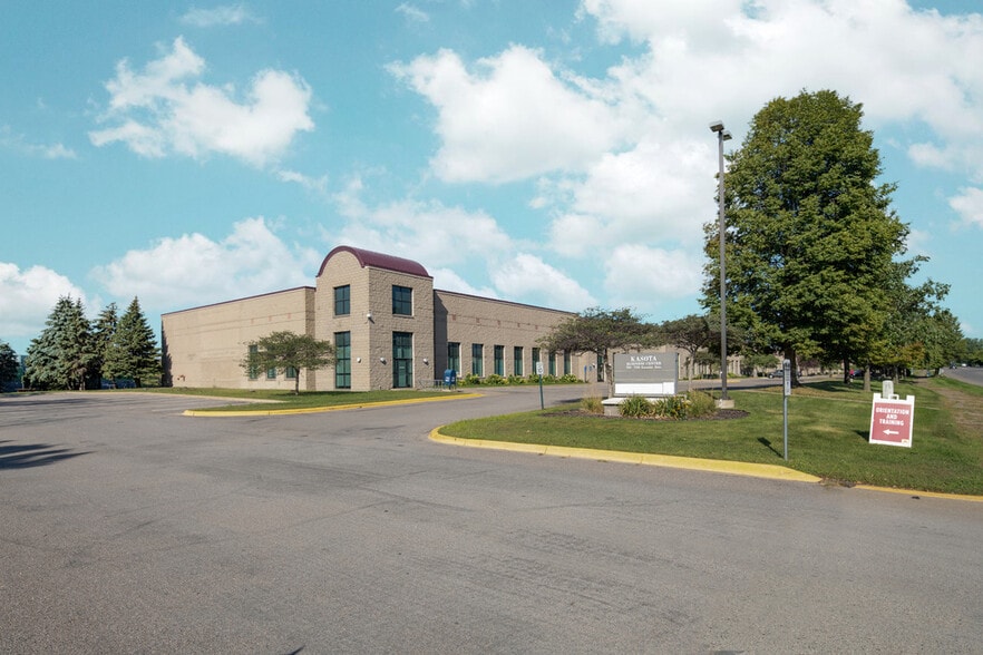723-739 Kasota Ave SE, Minneapolis, MN for lease - Building Photo - Image 3 of 9