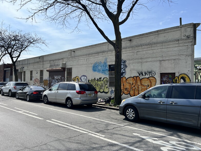 825 Garrison Ave, Bronx, NY for lease - Building Photo - Image 3 of 8