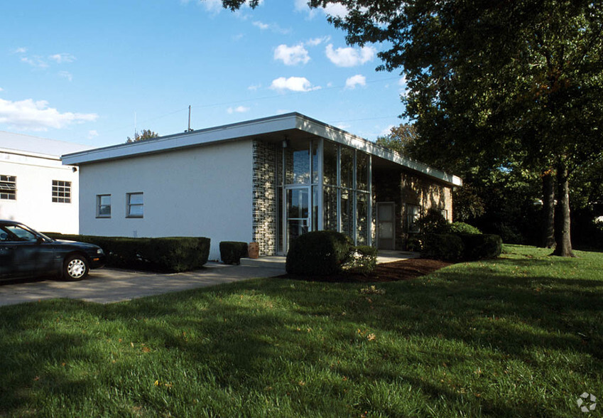 1750 Susquehanna Rd, Dresher, PA for lease - Building Photo - Image 2 of 4