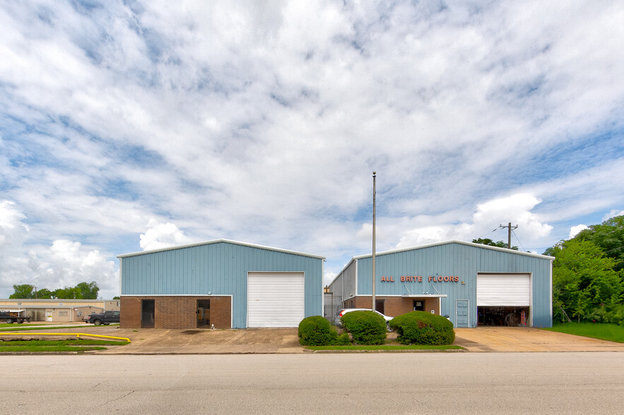 10002 Grover Ln, Houston, TX for sale - Building Photo - Image 3 of 12