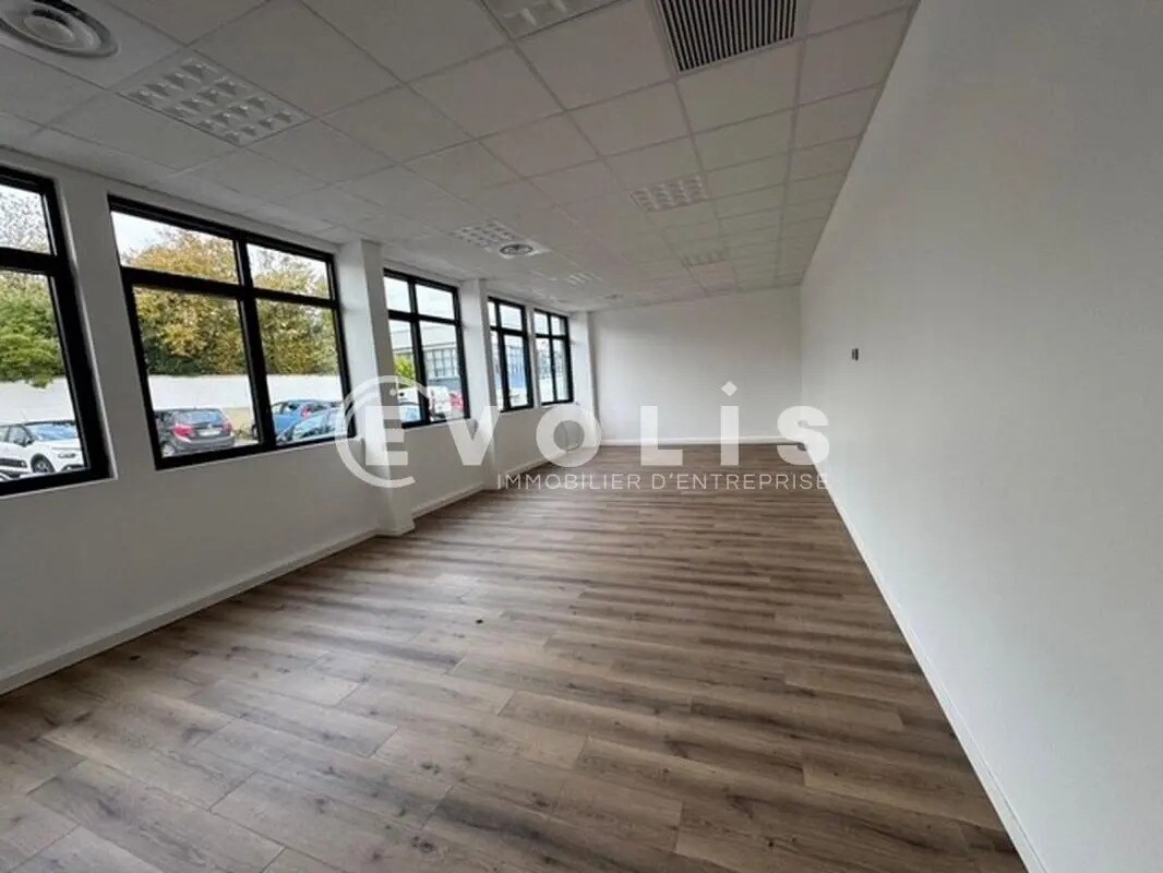 Flex in Amiens for lease Interior Photo- Image 1 of 3
