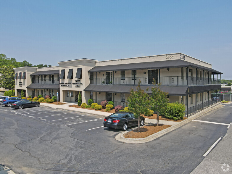 2102 N Elm St, Greensboro, NC for lease - Building Photo - Image 1 of 6